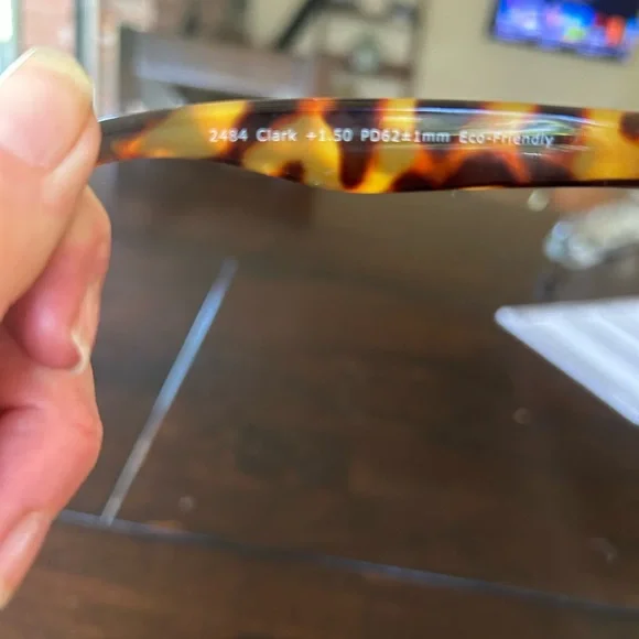 Peepers tortoise blue light readers 1.50 strength
New , no scratches worn once - Picture 3 of 4